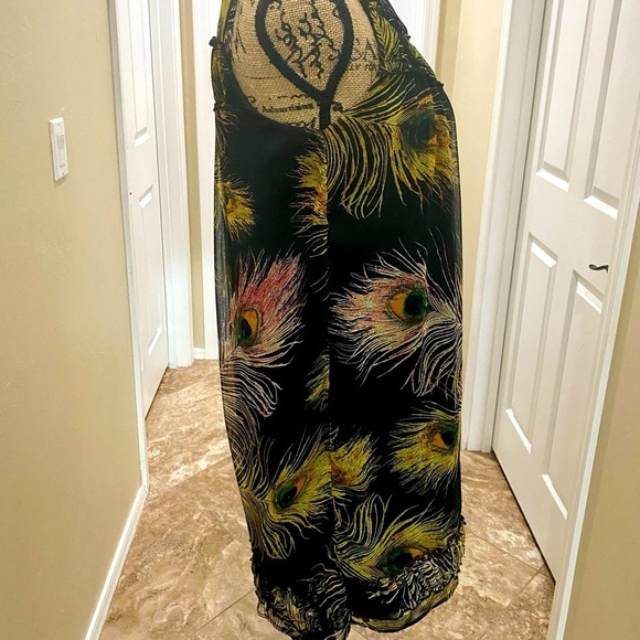 V Fish Dress Black with Peacock Feather Design - Picture 6 of 12